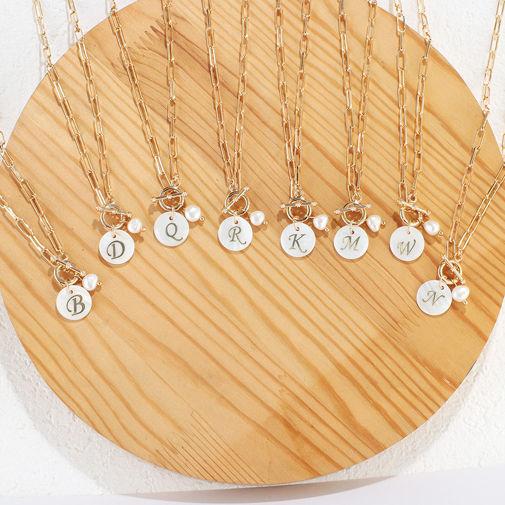 Personalized Shell Necklace 26-letter Pendant Necklaces