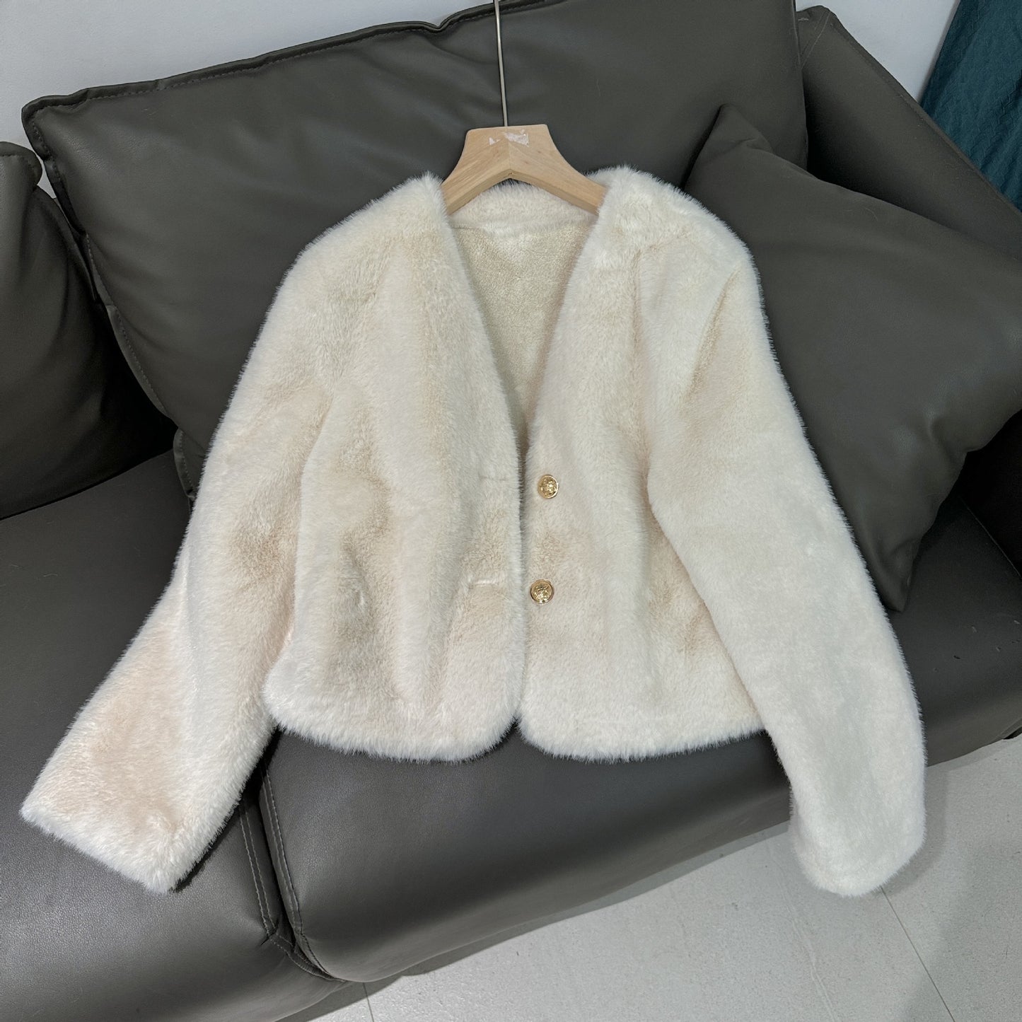 Fashion V Neck Faux Fur Short Coats