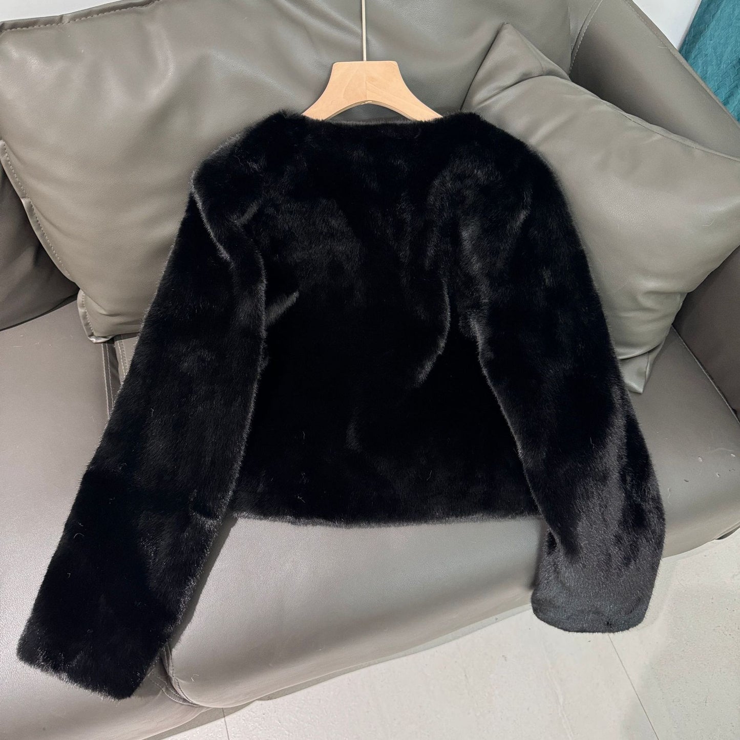 Fashion V Neck Faux Fur Short Coats