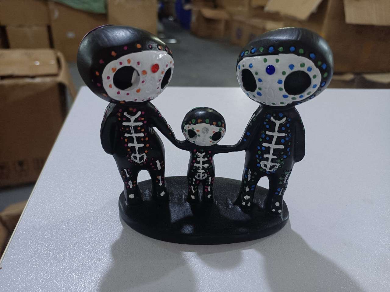 Popular Handmade Painted Resin Crafts Candy Skull Couple Statue