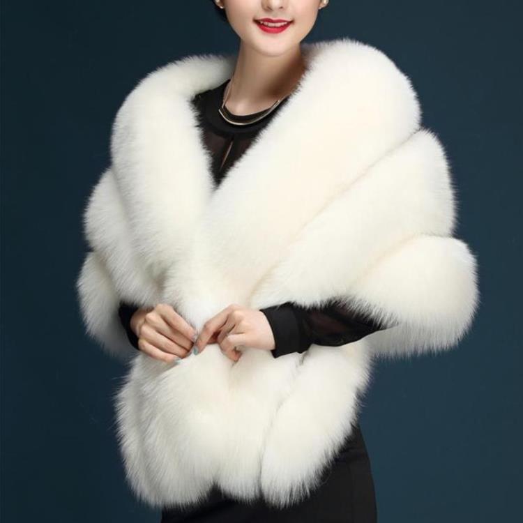 Elegant Warm Faux Fur Capes for Women