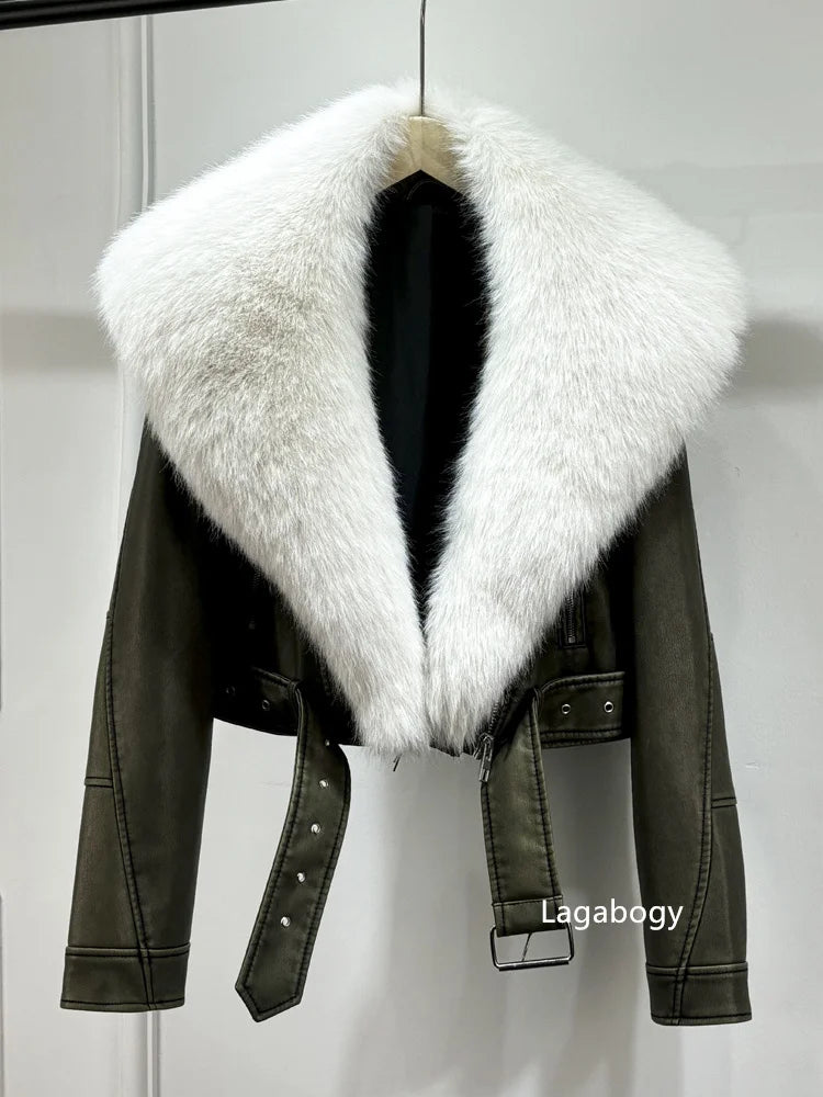 Fashion Faux Fur Collar Short Winter Warm Coat with Pockets