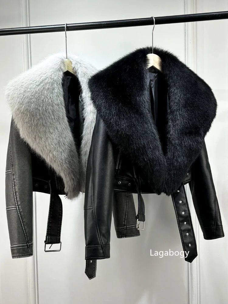 Fashion Faux Fur Collar Short Winter Warm Coat with Pockets