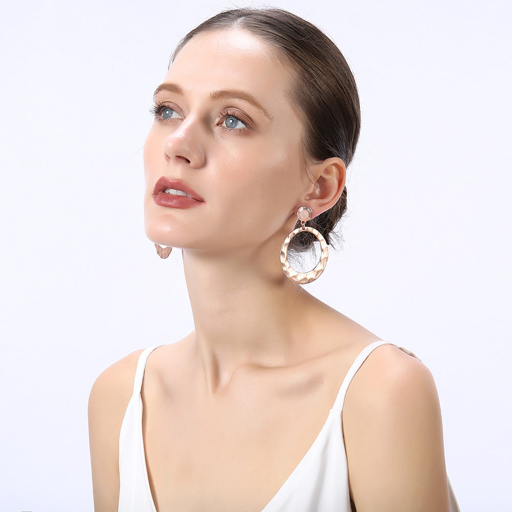 Round Shape Design Women Drop Earrings