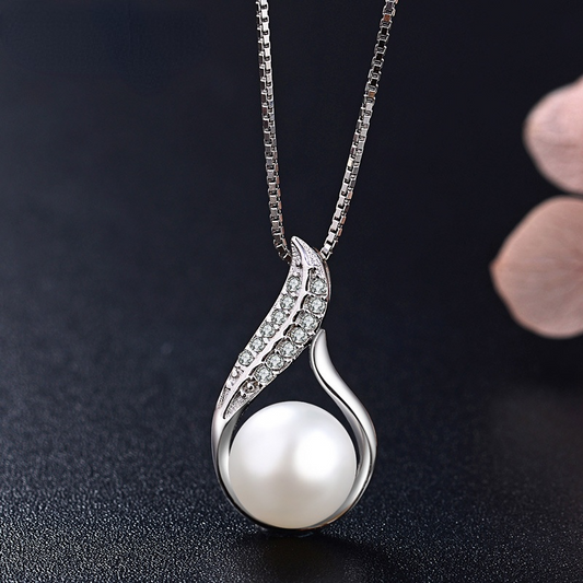 Designed Water Drop Shape Pearl Pendant