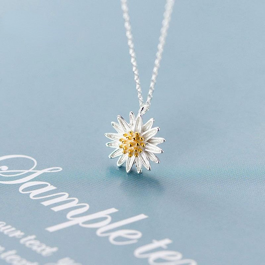 Charming Daisy Design Silver Necklace for Women